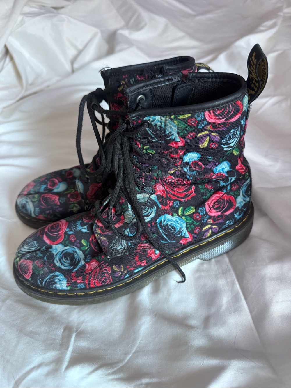 SOLD Dr Martens (Doc Martens) Rose skulls Lace-Up with side Zip Combat Boots - Picture 5 of 7